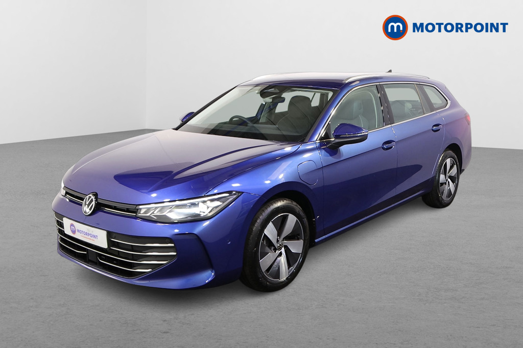 Volkswagen Passat Life Automatic Petrol Plug-In Hybrid Estate - Stock Number (1578132) - Passenger side front corner