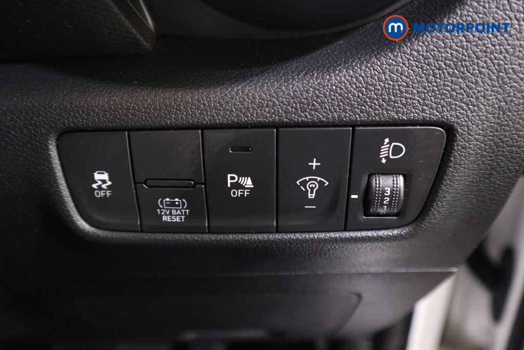 Hyundai Kona Se Connect Automatic Petrol-Electric Hybrid SUV - Stock Number (1578636) - 9th supplementary image