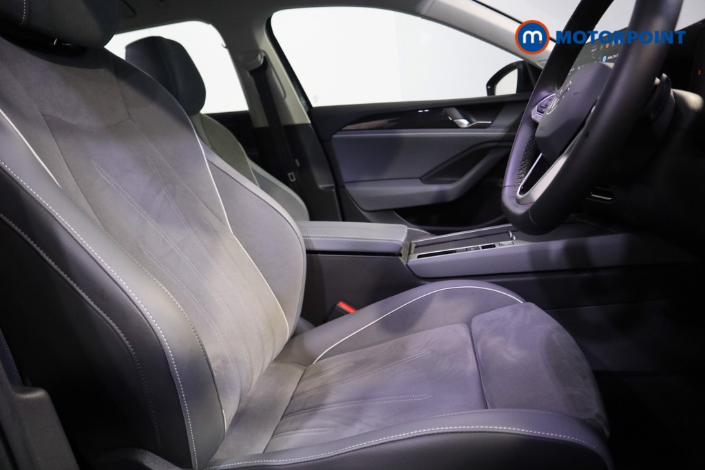 Volkswagen Passat Life Automatic Petrol Plug-In Hybrid Estate - Stock Number (1579895) - 13th supplementary image