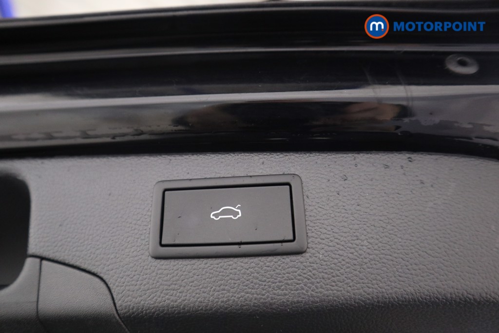 Volkswagen Passat Life Automatic Petrol Plug-In Hybrid Estate - Stock Number (1579895) - 16th supplementary image