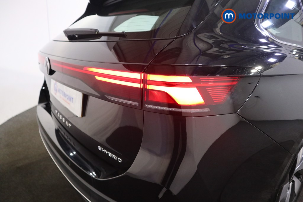 Volkswagen Passat Life Automatic Petrol Plug-In Hybrid Estate - Stock Number (1579895) - 24th supplementary image