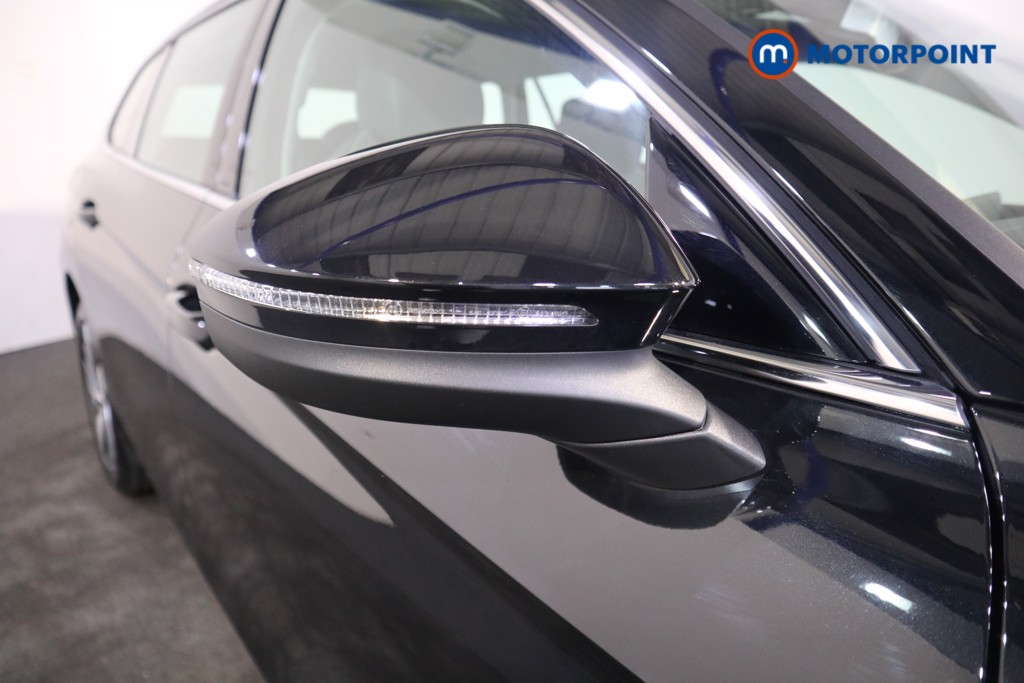 Volkswagen Passat Life Automatic Petrol Plug-In Hybrid Estate - Stock Number (1579895) - 25th supplementary image