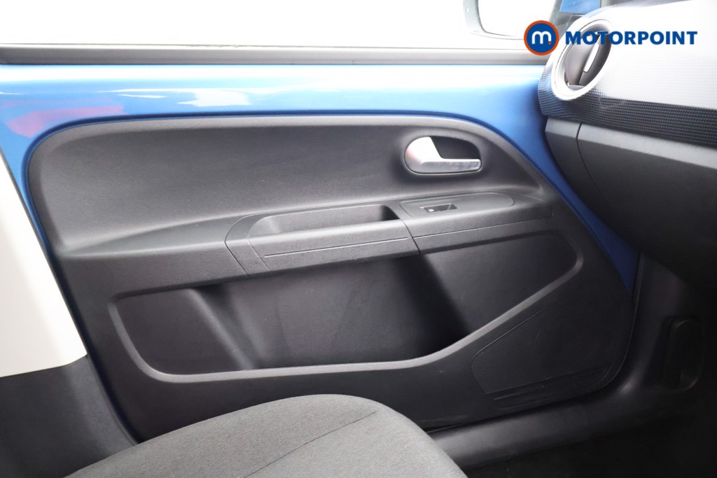 Volkswagen UP Move Up Manual Petrol Hatchback - Stock Number (1580257) - 5th supplementary image