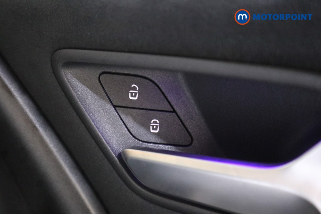 Mercedes-Benz A Class Amg Line Automatic Petrol Hatchback - Stock Number (1580370) - 11th supplementary image