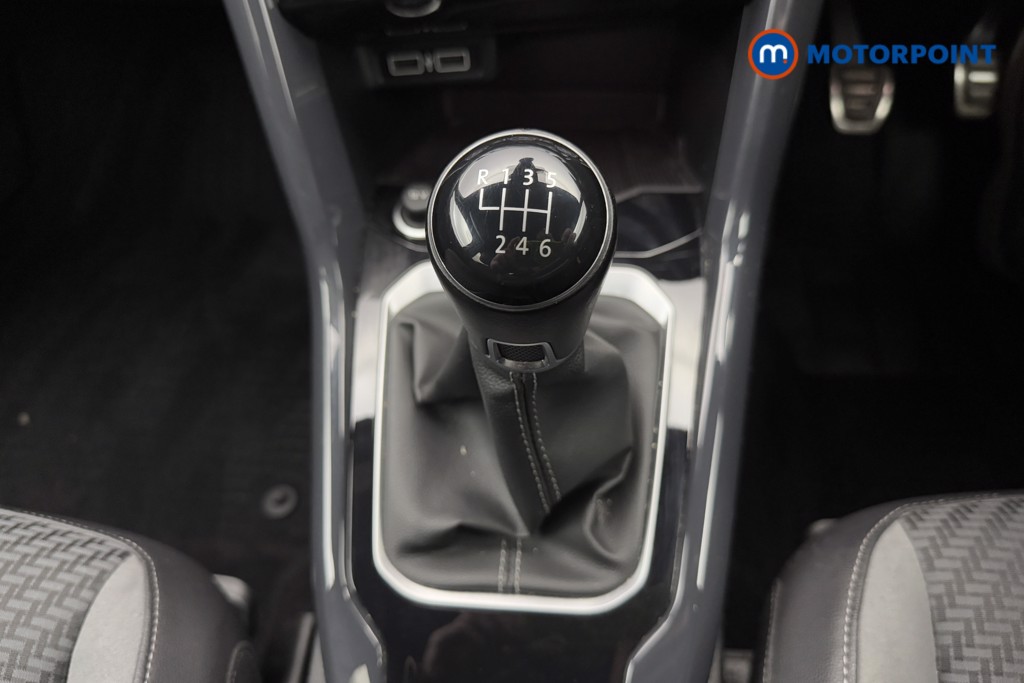 Volkswagen T-Roc R-Line Manual Petrol SUV - Stock Number (1580445) - 7th supplementary image