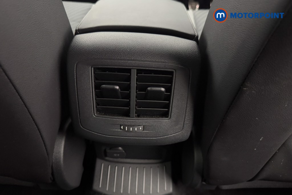 Volkswagen T-Roc R-Line Manual Petrol SUV - Stock Number (1580445) - 21st supplementary image