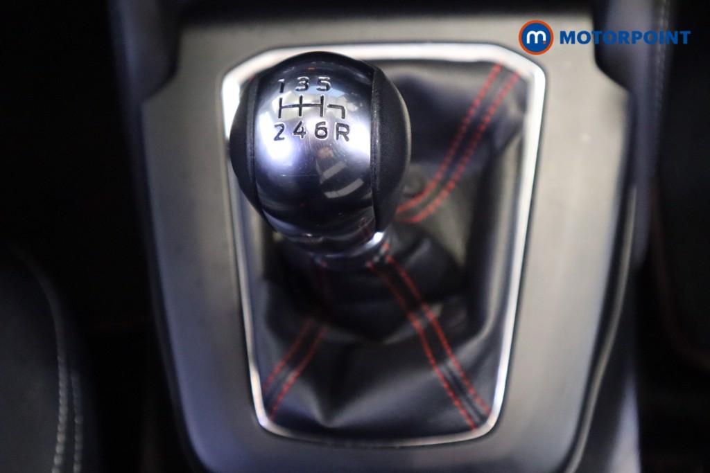 Ford Focus St-Line Vignale Manual Petrol Hatchback - Stock Number (1580490) - 5th supplementary image