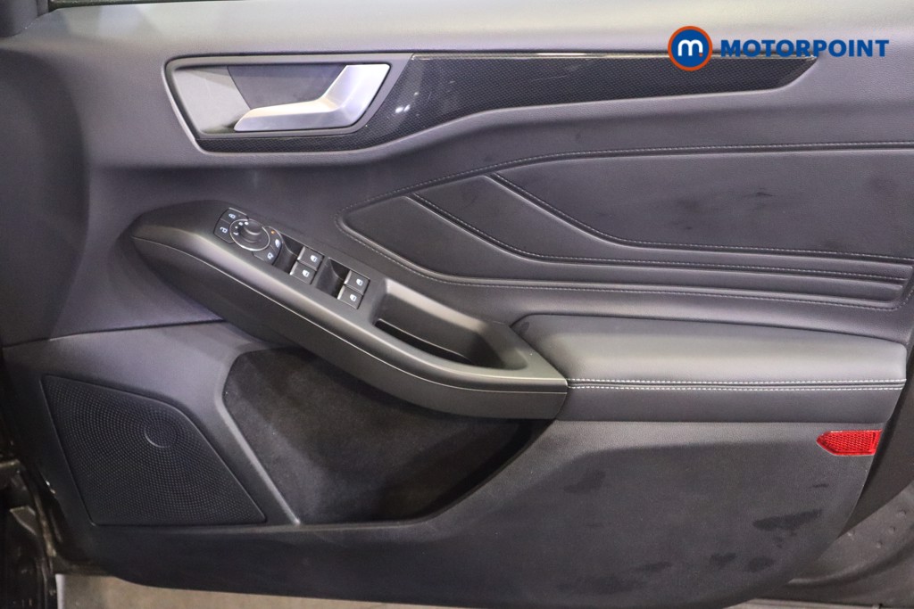 Ford Focus St-Line Vignale Manual Petrol Hatchback - Stock Number (1580490) - 13th supplementary image