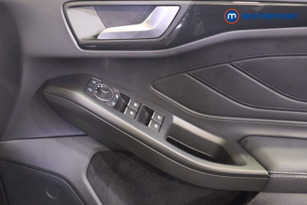 Ford Focus St-Line Vignale Manual Petrol Hatchback - Stock Number (1580490) - 14th supplementary image