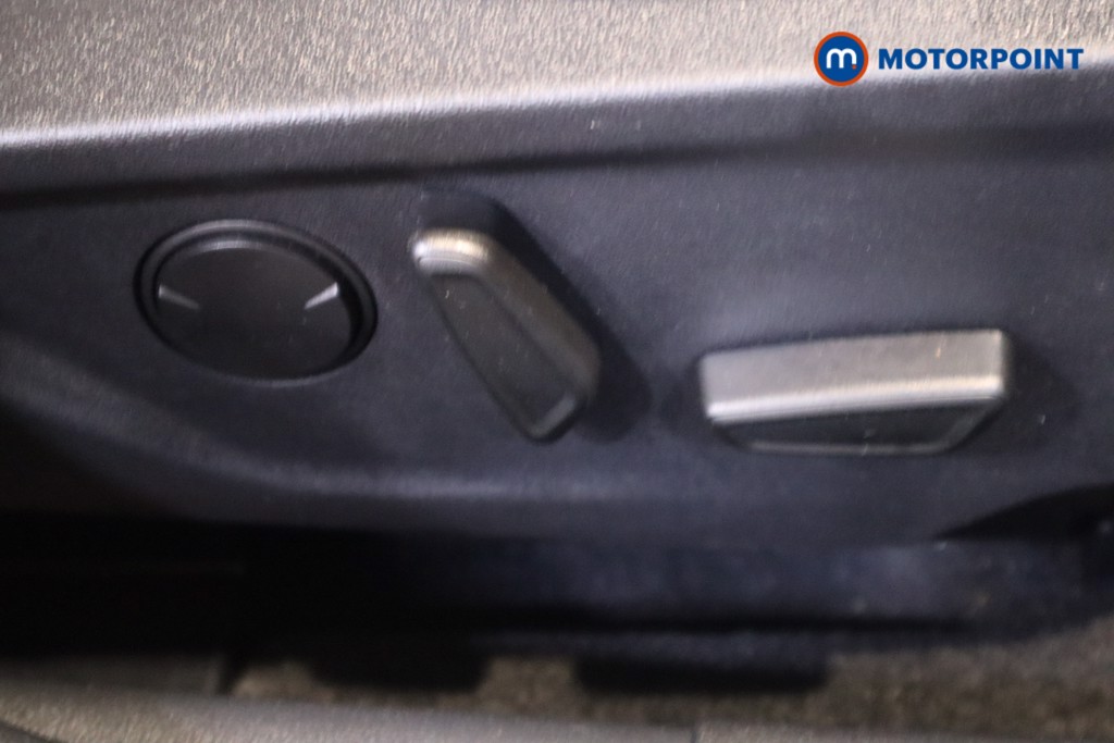 Ford Focus St-Line Vignale Manual Petrol Hatchback - Stock Number (1580490) - 16th supplementary image