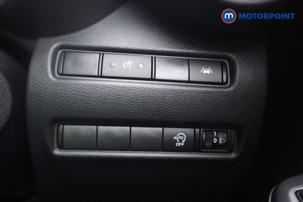 Nissan Juke N-Connecta Automatic Petrol SUV - Stock Number (1545556) - 8th supplementary image