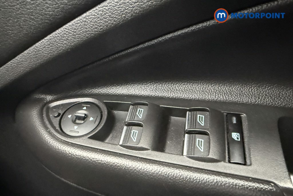 Ford Kuga St-Line Manual Petrol SUV - Stock Number (1568151) - 15th supplementary image