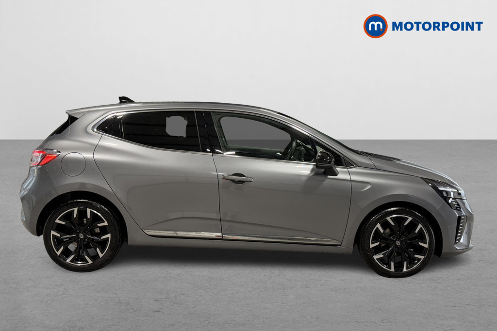 Renault Clio Techno Manual Petrol Hatchback - Stock Number (1570192) - Drivers side