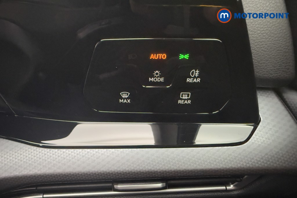 Volkswagen Golf Active Manual Petrol Hatchback - Stock Number (1571182) - 16th supplementary image