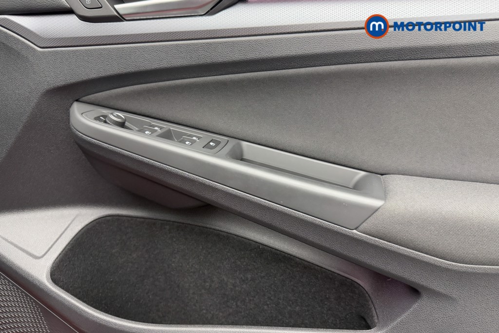 Volkswagen Golf Active Manual Petrol Hatchback - Stock Number (1571182) - 17th supplementary image
