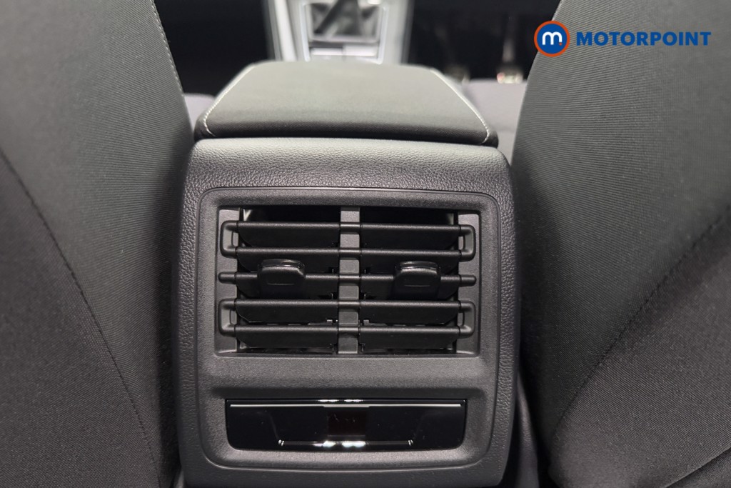 Volkswagen Golf Active Manual Petrol Hatchback - Stock Number (1571182) - 20th supplementary image