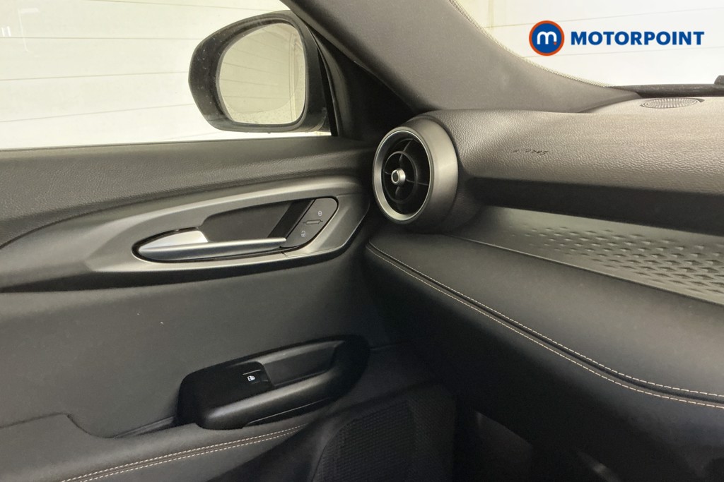 Alfa Romeo Tonale Sprint Automatic Petrol SUV - Stock Number (1571548) - 18th supplementary image