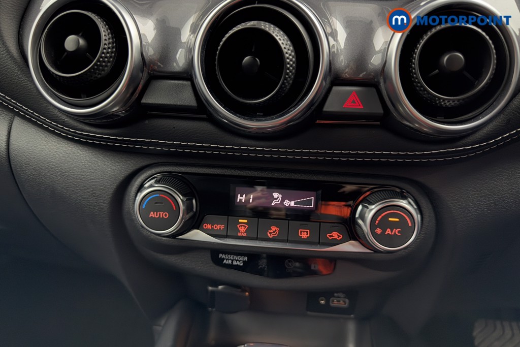 Nissan Juke N-Connecta Automatic Petrol SUV - Stock Number (1572644) - 11th supplementary image