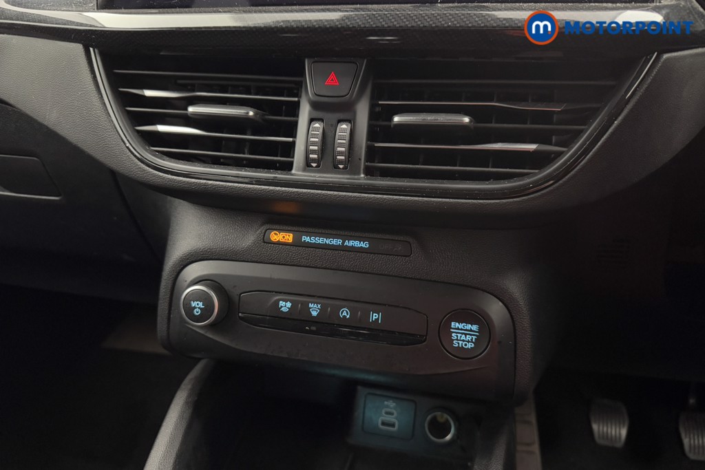 Ford Focus St-Line Edition Manual Petrol-Electric Hybrid Hatchback - Stock Number (1573610) - 12th supplementary image