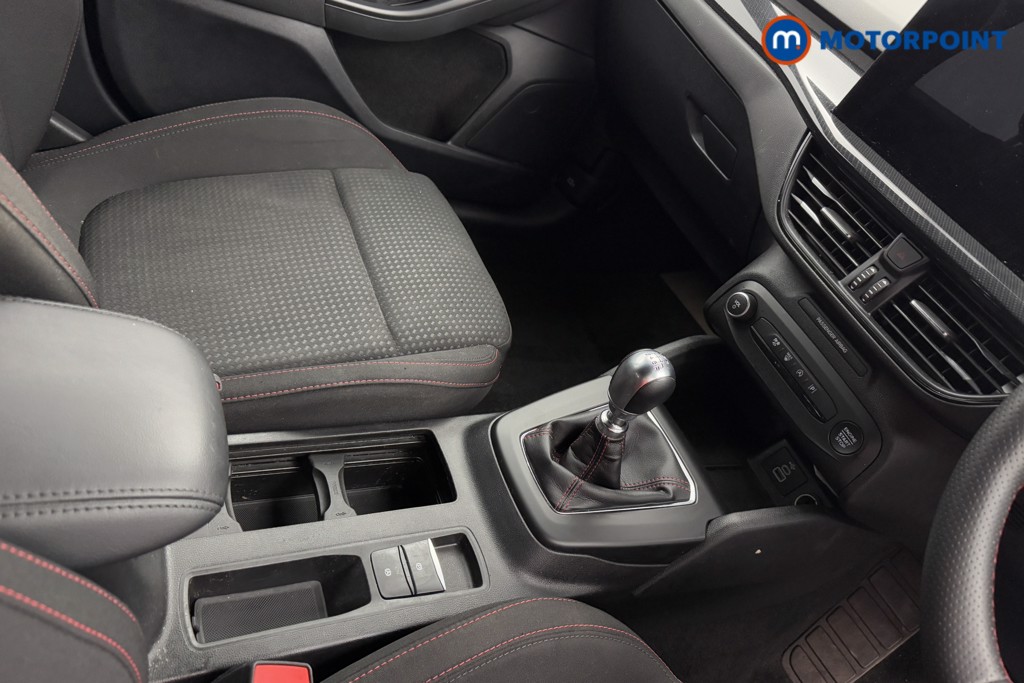 Ford Focus St-Line Edition Manual Petrol-Electric Hybrid Hatchback - Stock Number (1573610) - 15th supplementary image