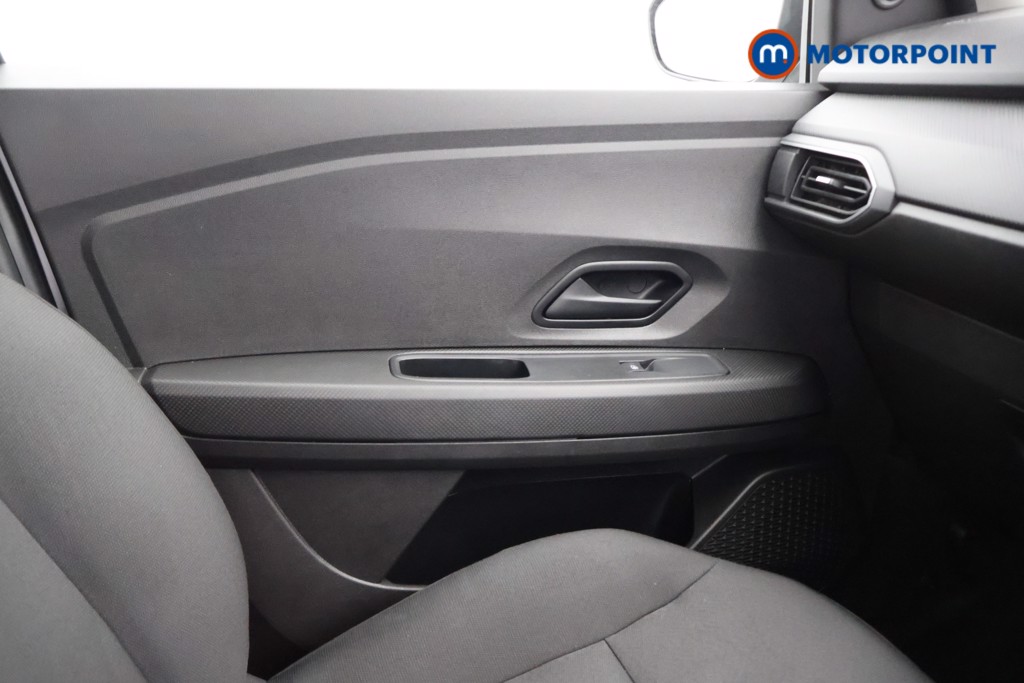 Dacia Jogger Essential Manual Petrol People Carrier - Stock Number (1574194) - 7th supplementary image