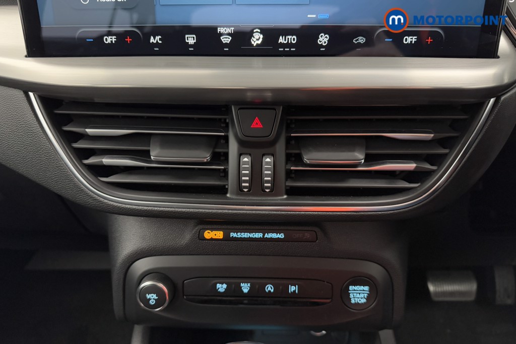 Ford Focus Titanium Automatic Petrol Hatchback - Stock Number (1574260) - 13th supplementary image