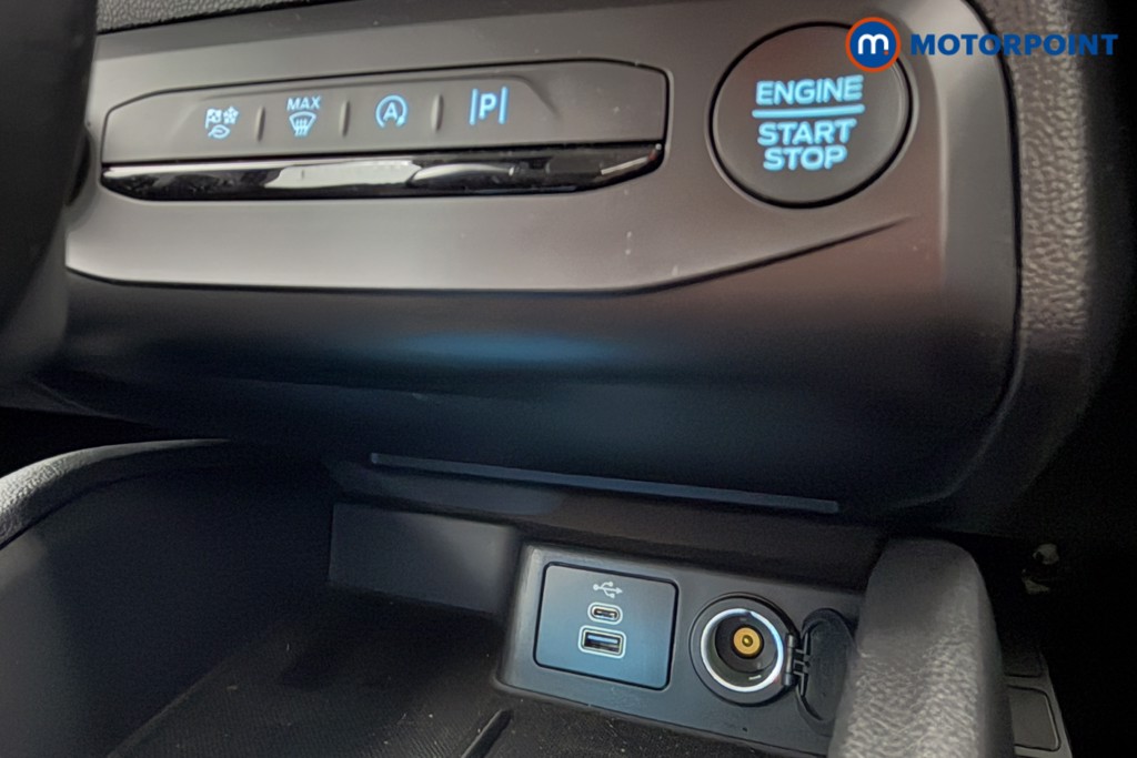 Ford Focus Titanium Automatic Petrol Hatchback - Stock Number (1574260) - 14th supplementary image