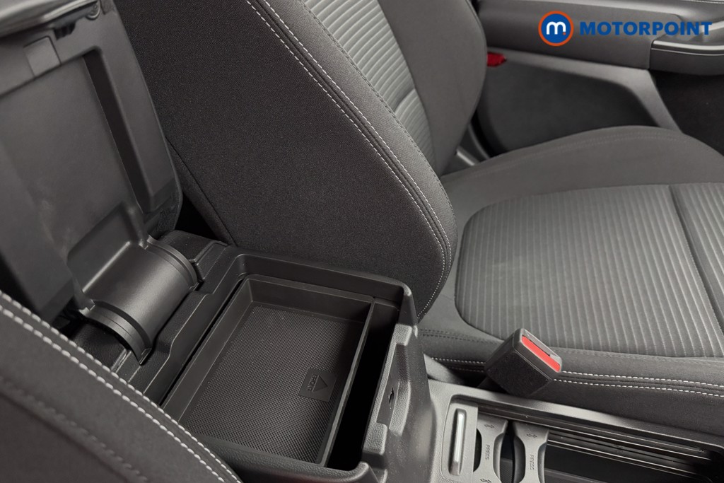 Ford Focus Titanium Automatic Petrol Hatchback - Stock Number (1574260) - 17th supplementary image