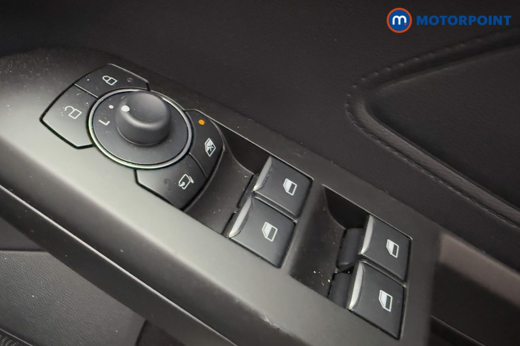 Ford Focus Titanium Automatic Petrol Hatchback - Stock Number (1574260) - 21st supplementary image