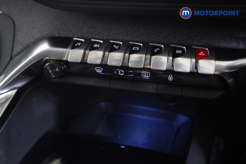 Peugeot 3008 Allure Manual Petrol SUV - Stock Number (1574767) - 7th supplementary image