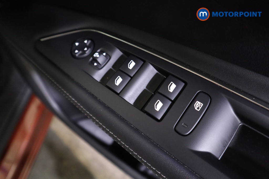 Peugeot 3008 Allure Manual Petrol SUV - Stock Number (1574767) - 9th supplementary image