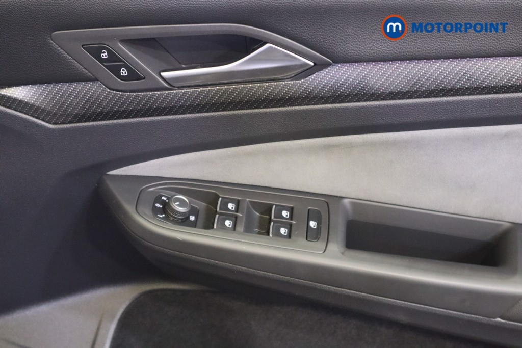 Volkswagen Golf R-Line Automatic Petrol Estate - Stock Number (1575468) - 14th supplementary image