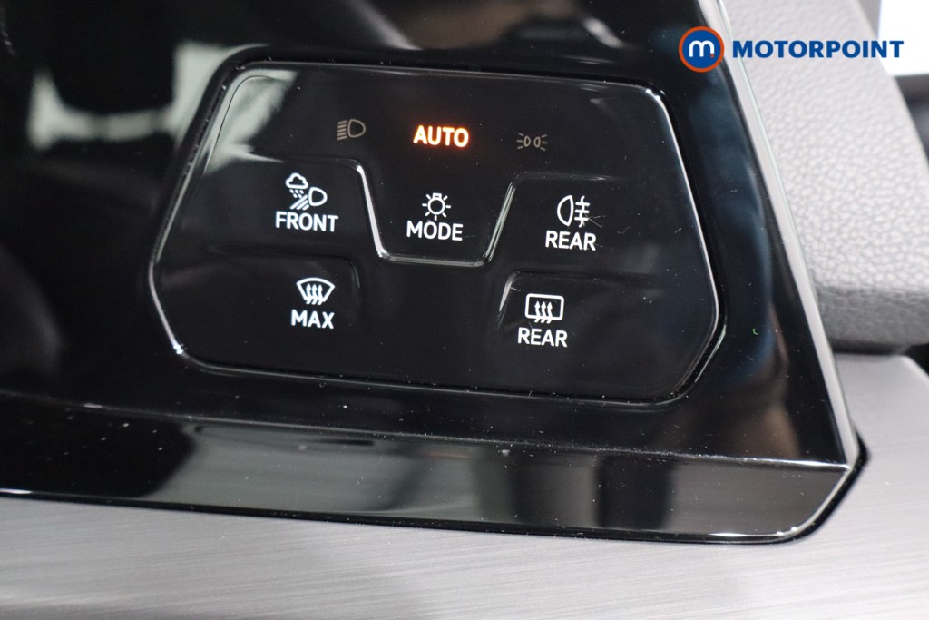 Volkswagen Golf Style Manual Petrol Hatchback - Stock Number (1575563) - 20th supplementary image
