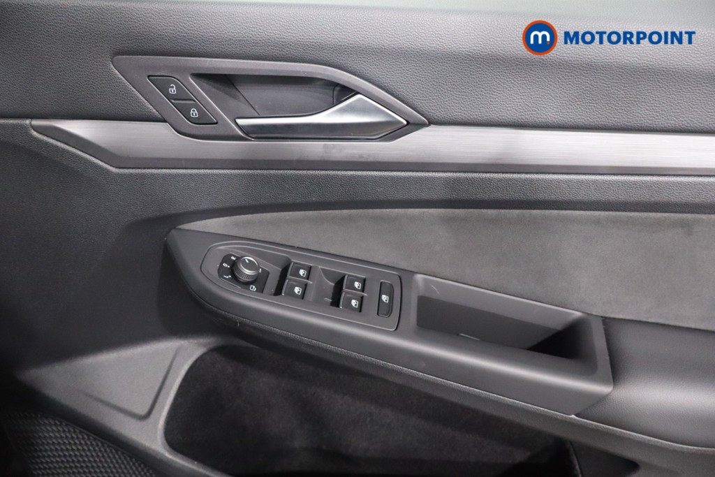 Volkswagen Golf Style Manual Petrol Hatchback - Stock Number (1575563) - 21st supplementary image