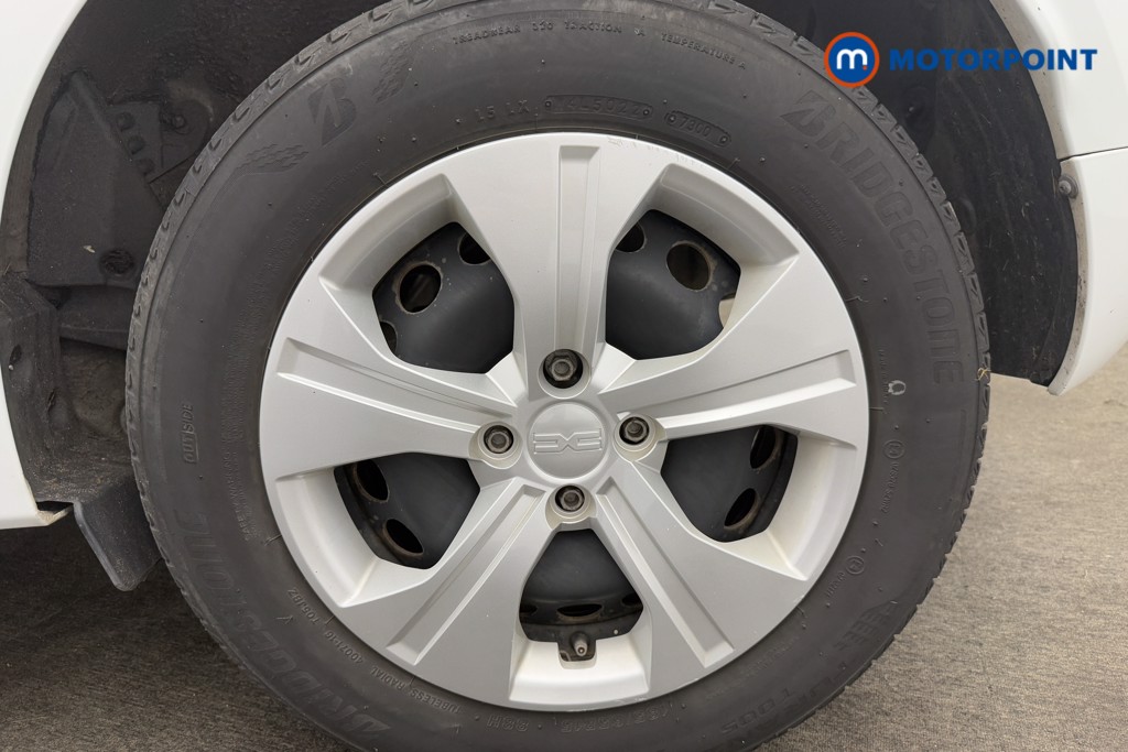 Dacia Sandero Essential Manual Petrol Hatchback - Stock Number (1577257) - 11th supplementary image