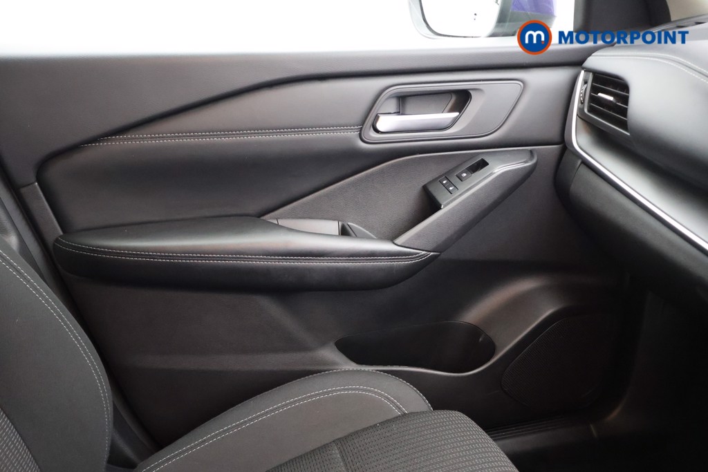Nissan Qashqai Acenta Premium Manual Petrol SUV - Stock Number (1577536) - 7th supplementary image
