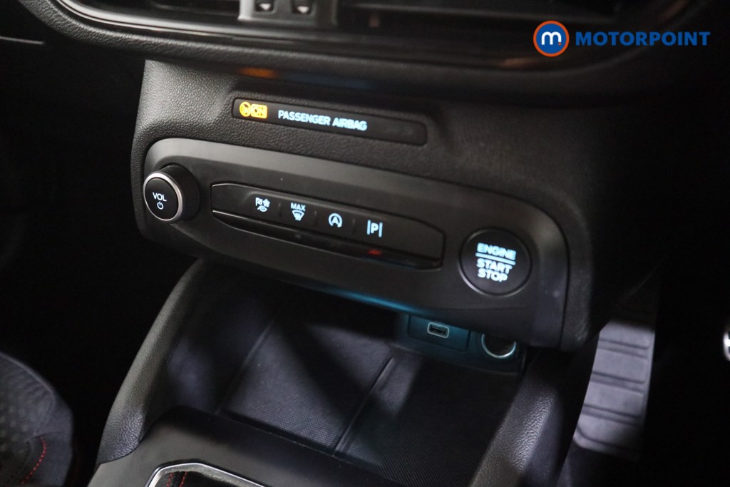 Ford Focus St-Line Edition Manual Petrol-Electric Hybrid Hatchback - Stock Number (1577854) - 7th supplementary image