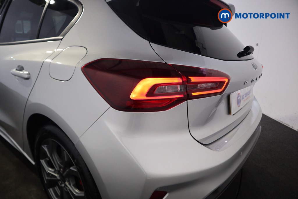 Ford Focus St-Line Edition Manual Petrol-Electric Hybrid Hatchback - Stock Number (1577854) - 19th supplementary image
