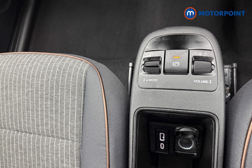 Fiat 500 Icon Automatic Electric Hatchback - Stock Number (1577939) - 11th supplementary image