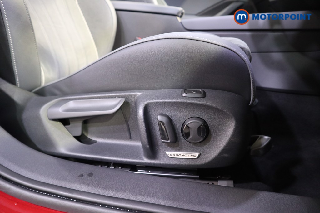 Volkswagen Passat Life Automatic Petrol Plug-In Hybrid Estate - Stock Number (1578080) - 12th supplementary image