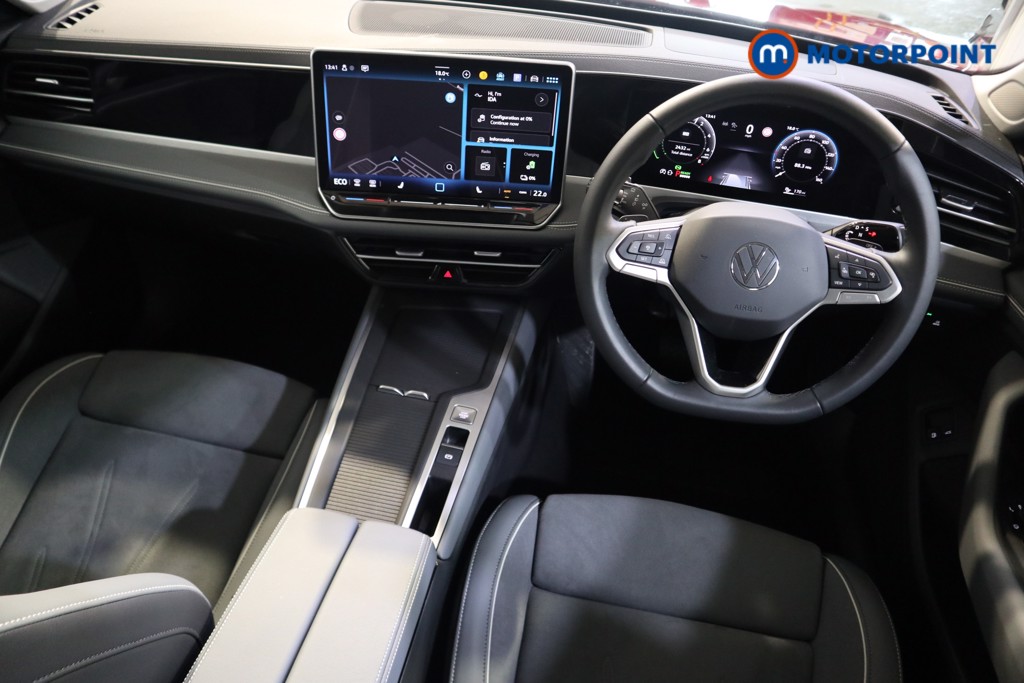 Volkswagen Passat Life Automatic Petrol Plug-In Hybrid Estate - Stock Number (1578080) - 1st supplementary image