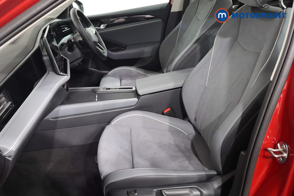 Volkswagen Passat Life Automatic Petrol Plug-In Hybrid Estate - Stock Number (1578090) - 4th supplementary image