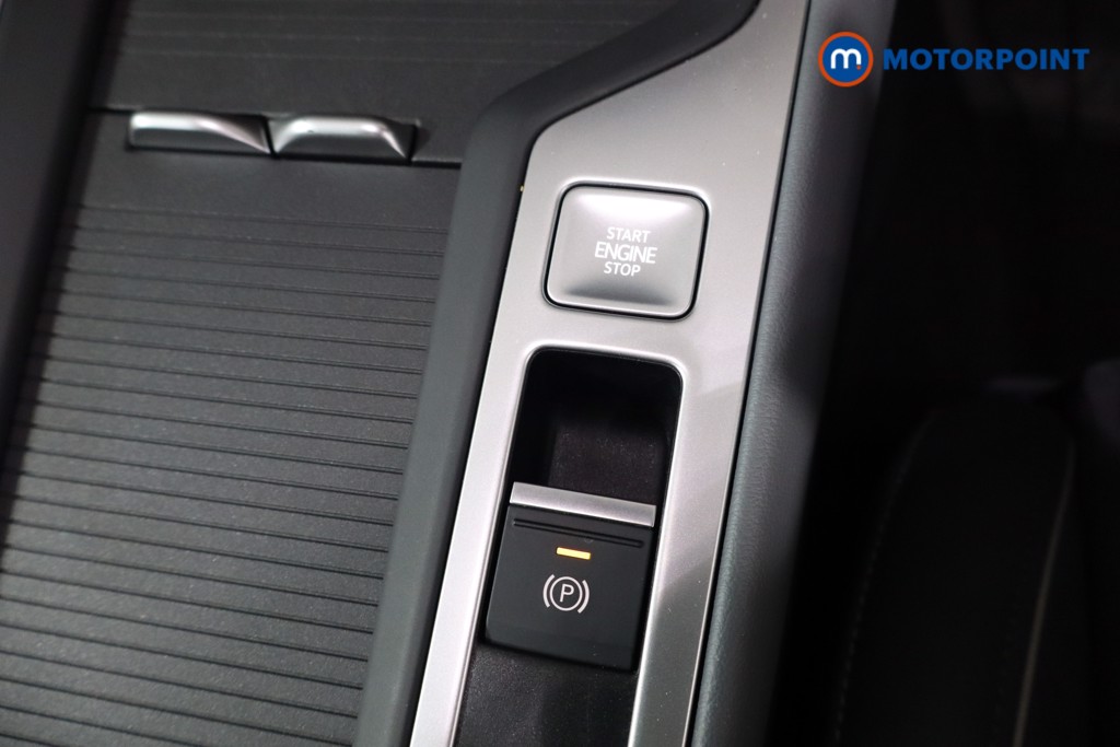 Volkswagen Passat Life Automatic Petrol Plug-In Hybrid Estate - Stock Number (1578090) - 13th supplementary image