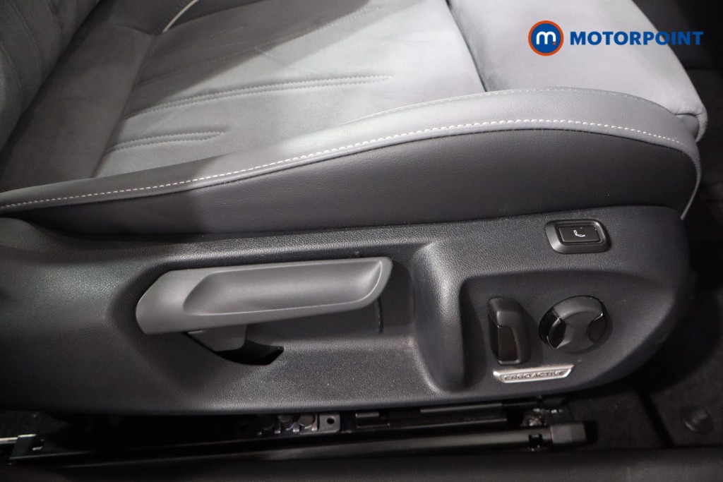 Volkswagen Passat Life Automatic Petrol Plug-In Hybrid Estate - Stock Number (1578090) - 21st supplementary image