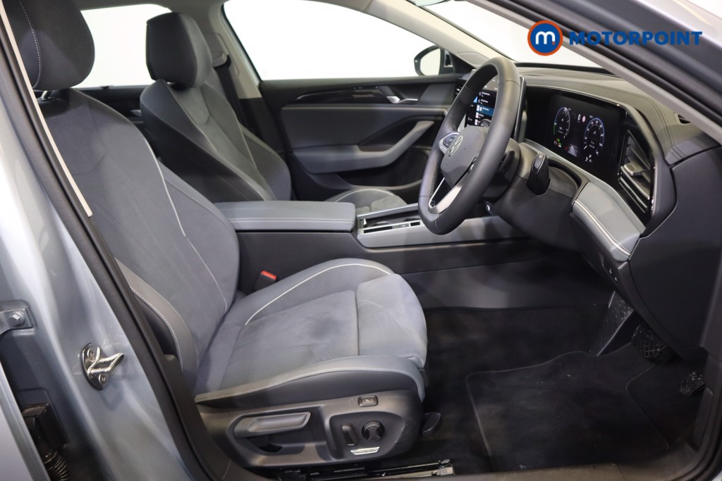 Volkswagen Passat Life Automatic Petrol Plug-In Hybrid Estate - Stock Number (1578104) - 6th supplementary image