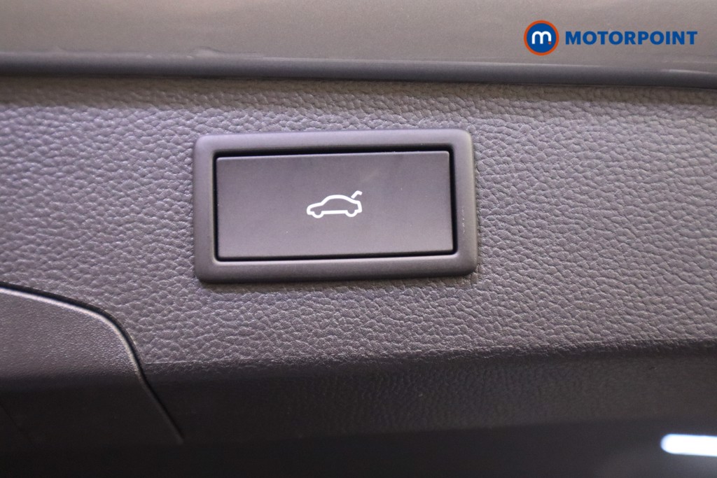 Volkswagen Passat Life Automatic Petrol Plug-In Hybrid Estate - Stock Number (1578104) - 29th supplementary image