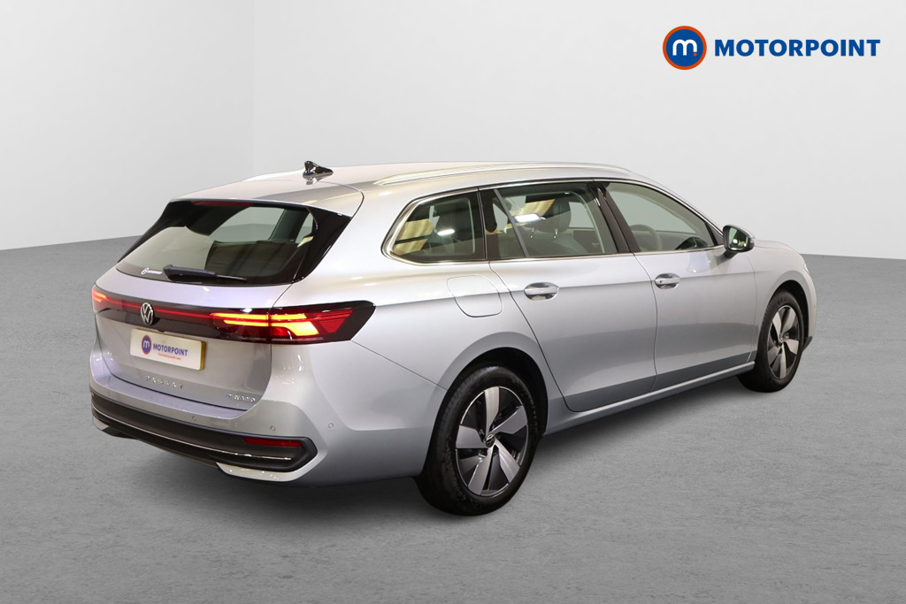 Volkswagen Passat Life Automatic Petrol Plug-In Hybrid Estate - Stock Number (1578104) - Drivers side rear corner