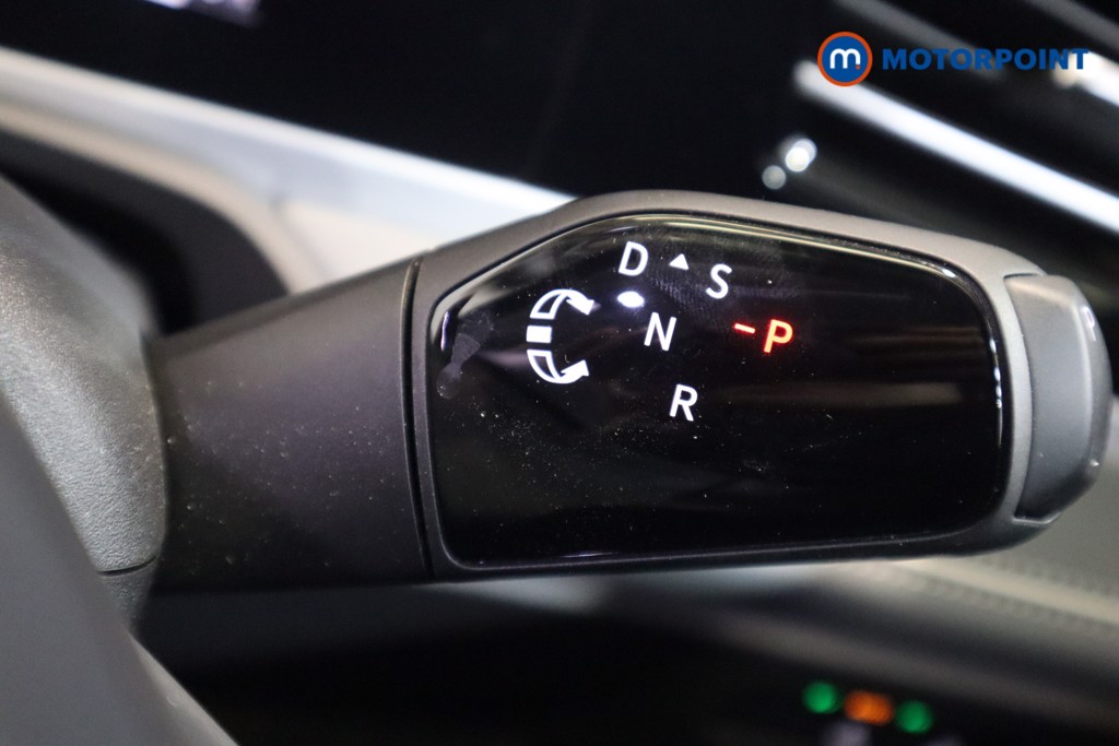 Volkswagen Passat Life Automatic Petrol Plug-In Hybrid Estate - Stock Number (1578109) - 5th supplementary image