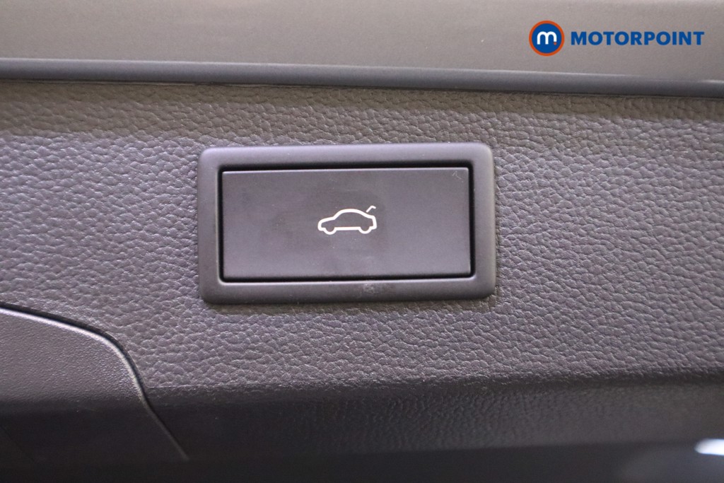 Volkswagen Passat Life Automatic Petrol Plug-In Hybrid Estate - Stock Number (1578109) - 30th supplementary image