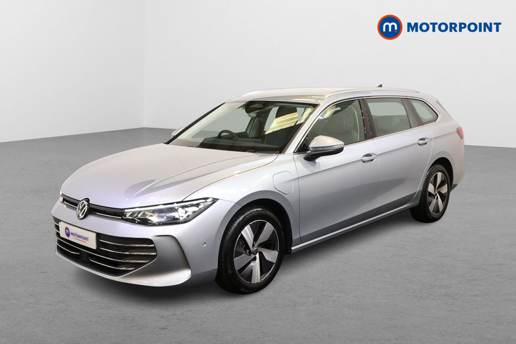 Volkswagen Passat Life Automatic Petrol Plug-In Hybrid Estate - Stock Number (1578109) - Passenger side front corner